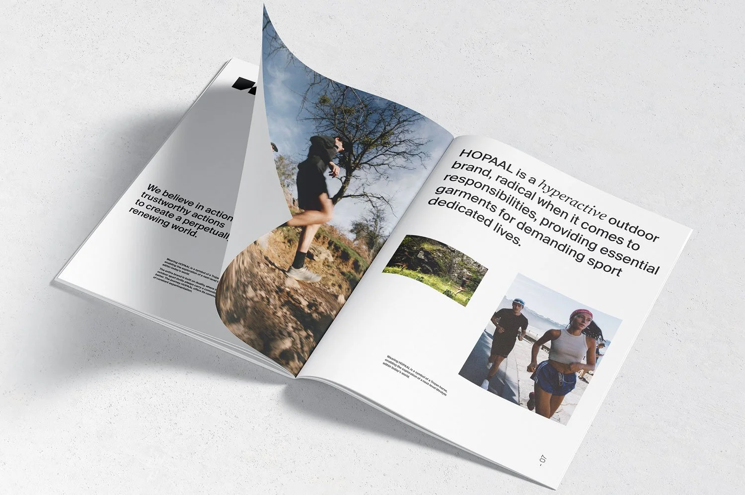 Mockup d'un magazine portant la nouvelle identité de marque de HOPAAL fabriquant de vêtements techniques urbains et éthiques.