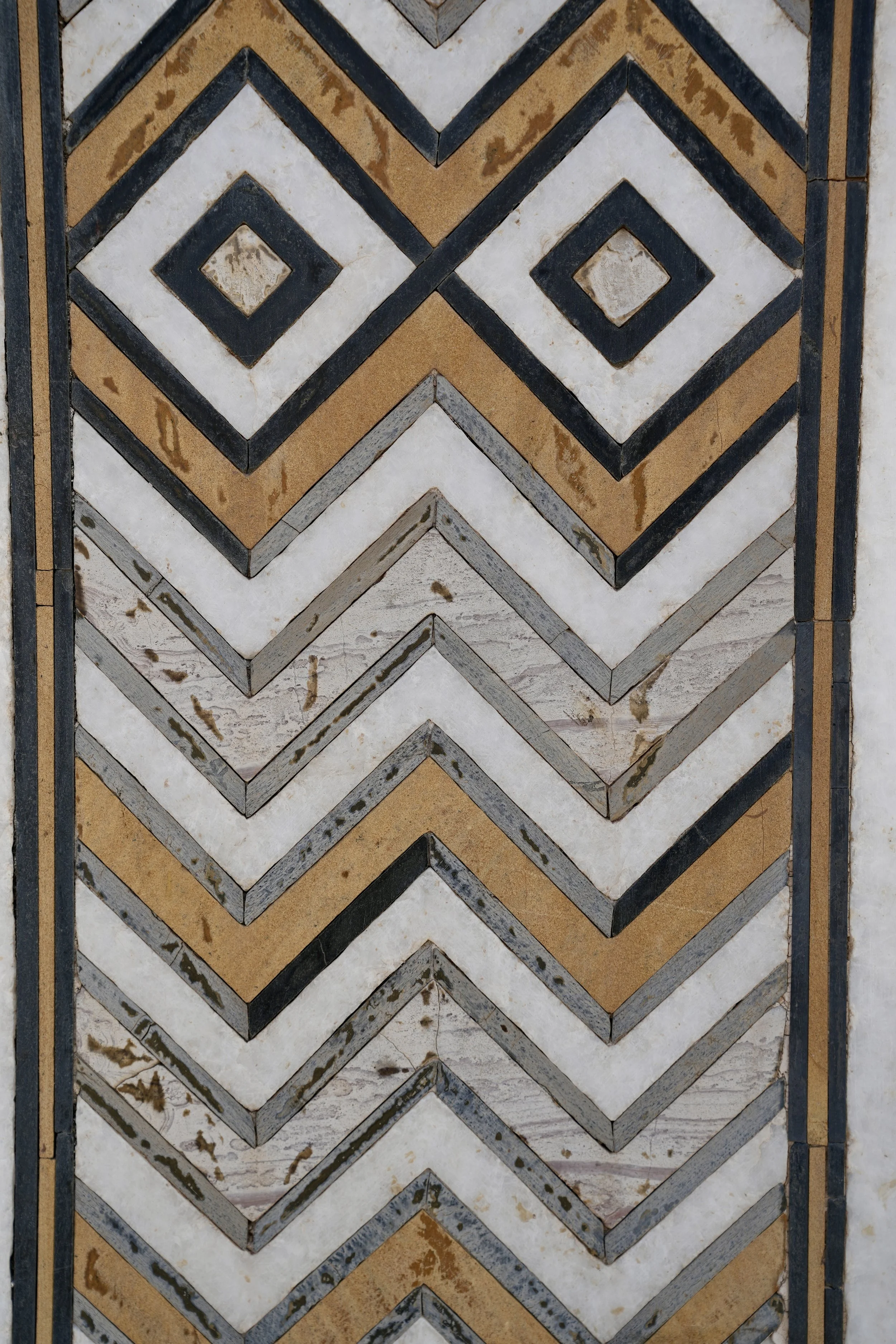 Close-up of marble inlay detail on the Taj Mahal in Agra