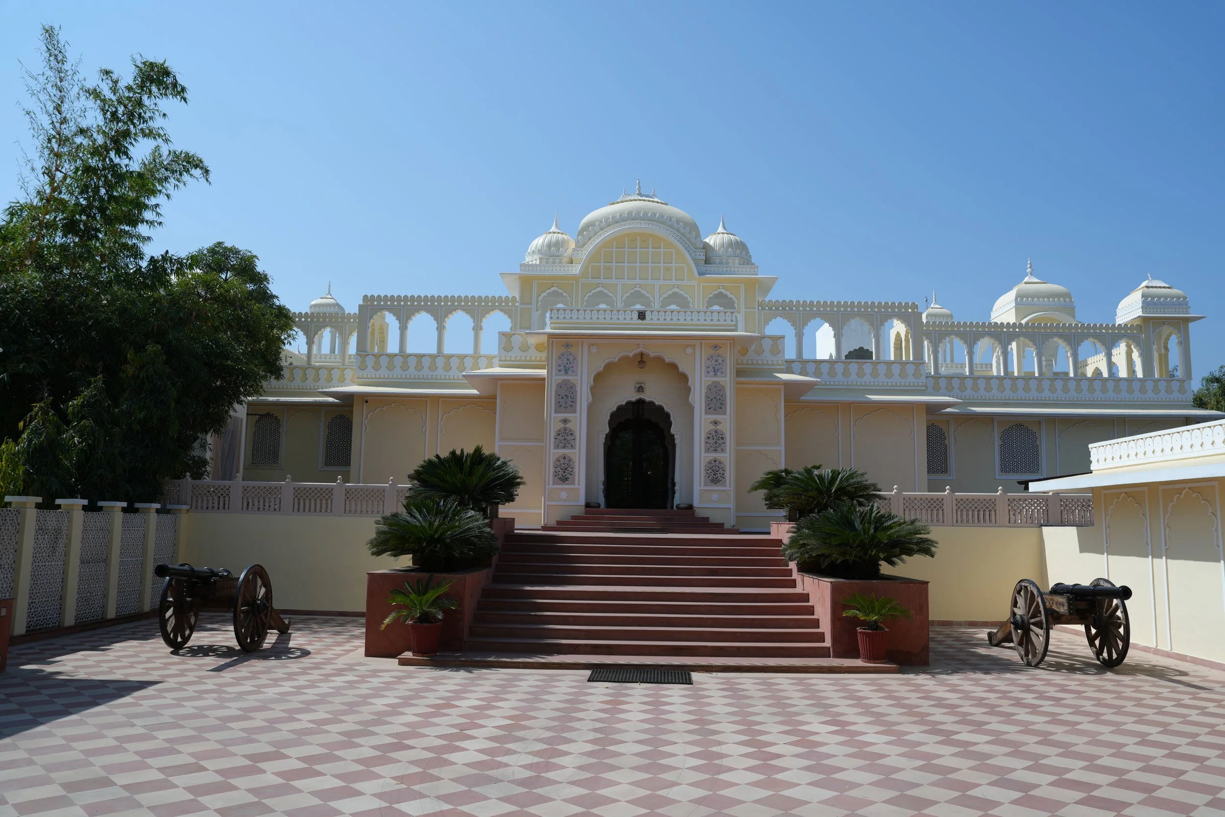 The Tigress resort Ranthambore hotel courtyard