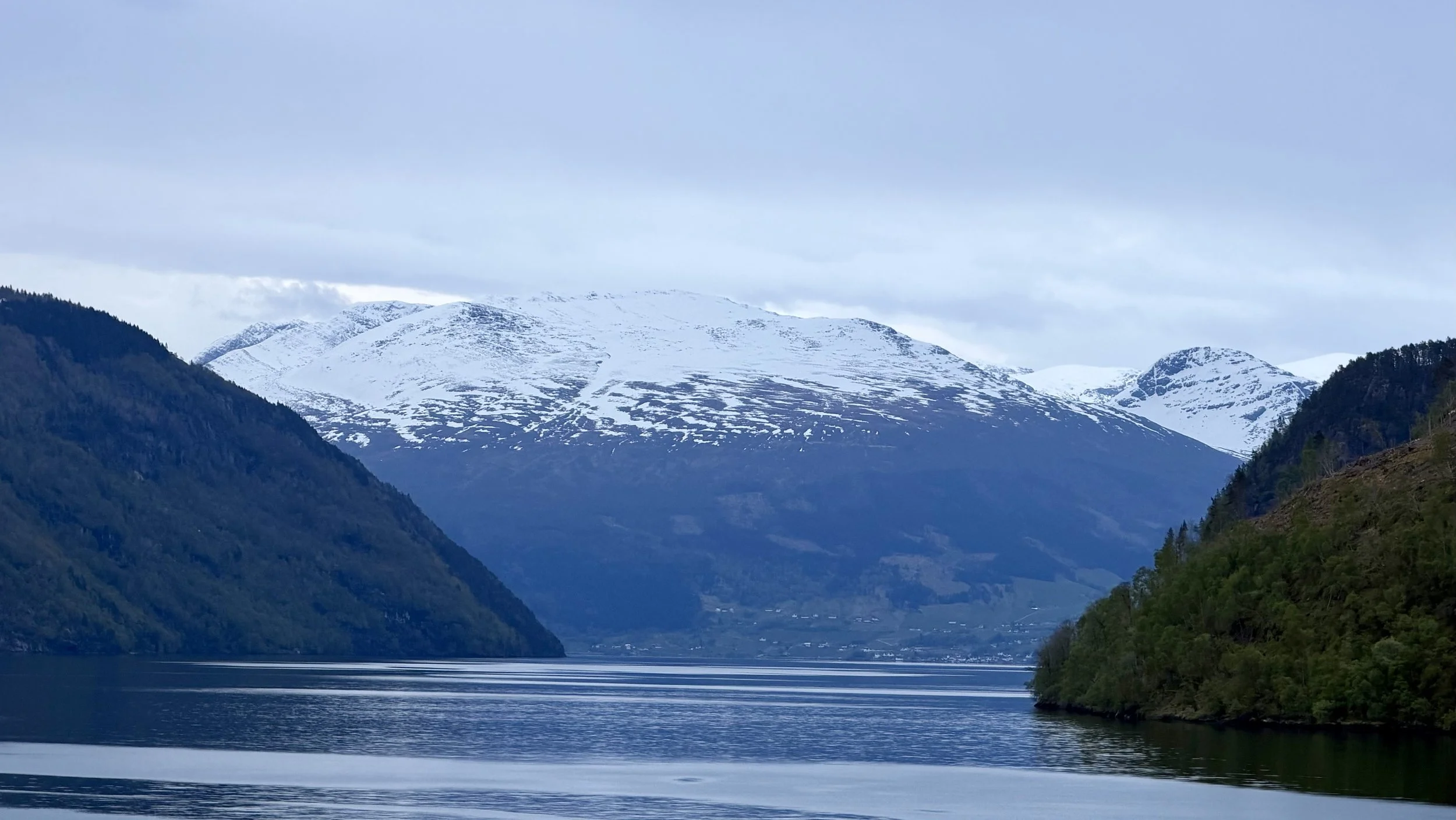 Morning slowly appearing in the fjord