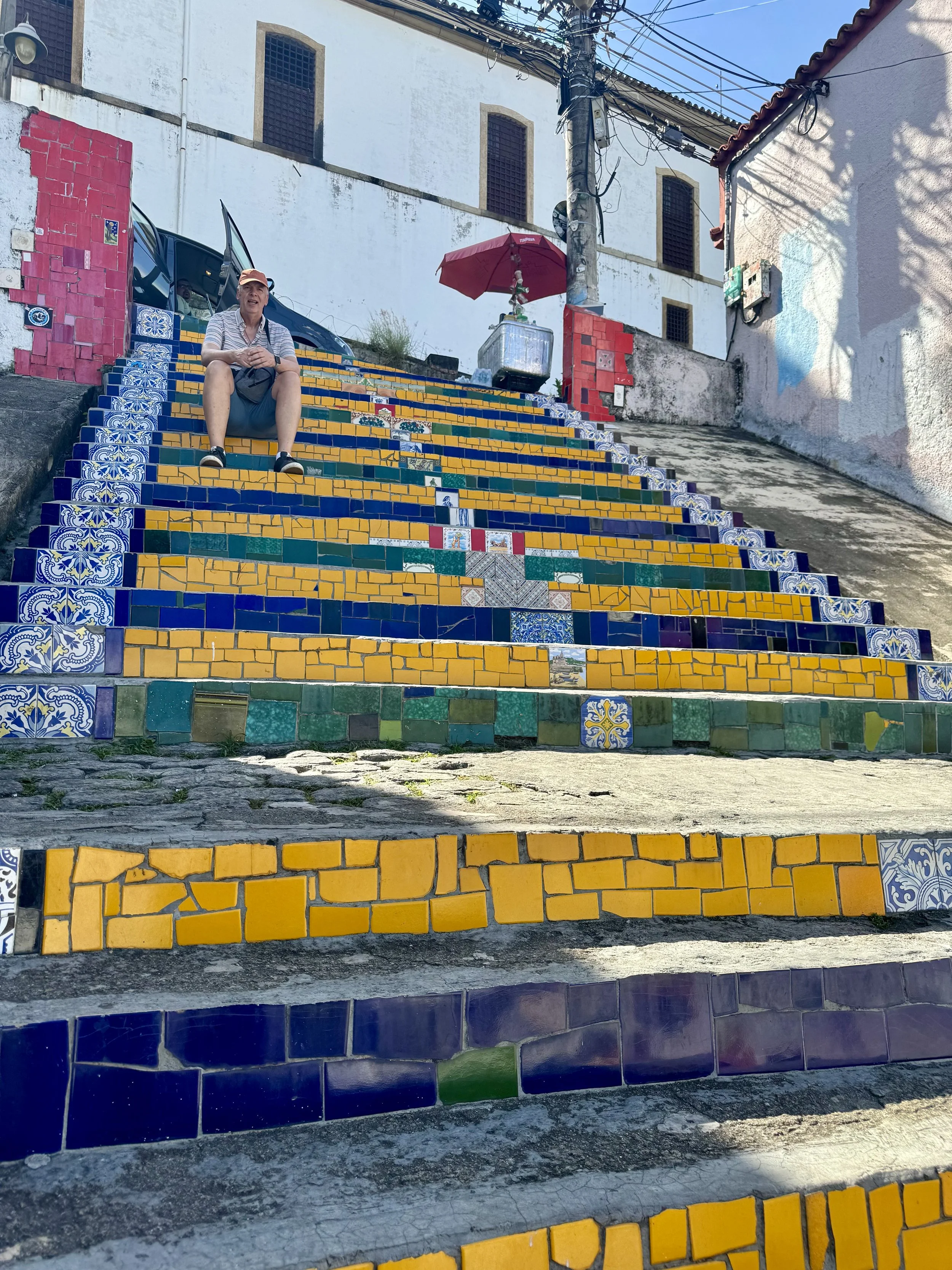Avoid the crowds at the top of the Selarón Steps
