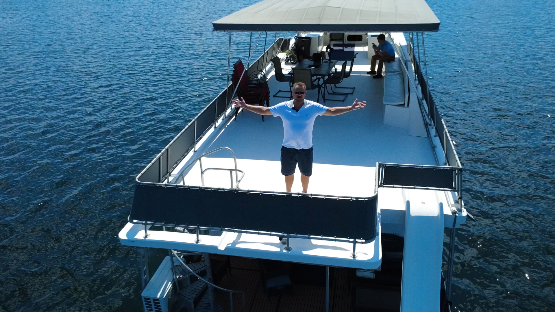 Home in America | House Boat