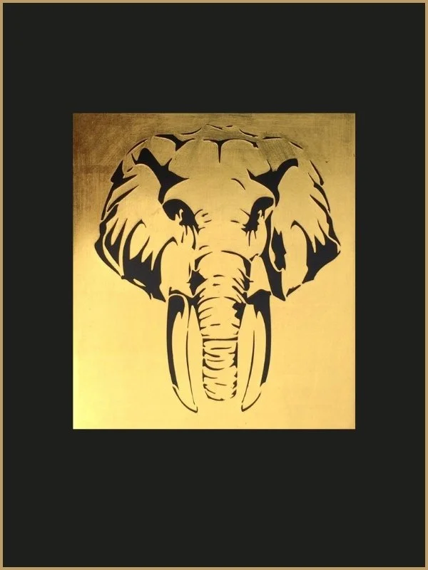 Une illustration stylisée d'un éléphant en noir sur un fond doré.