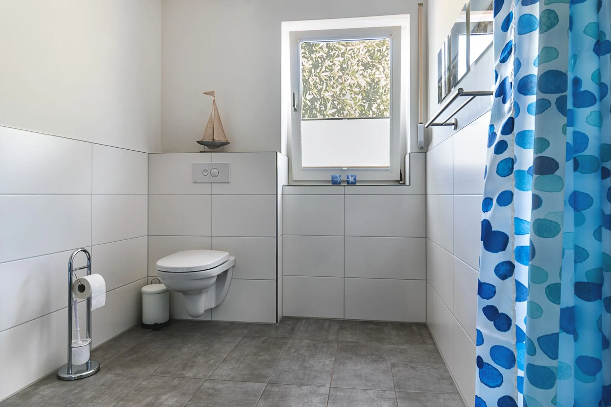 Rollstuhlgerechtes Bad im Erdgeschoss