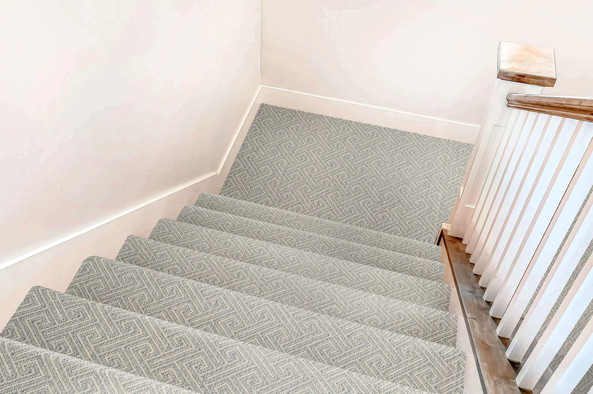 Delano Keys_Wave_Stairs_Room_1.webp