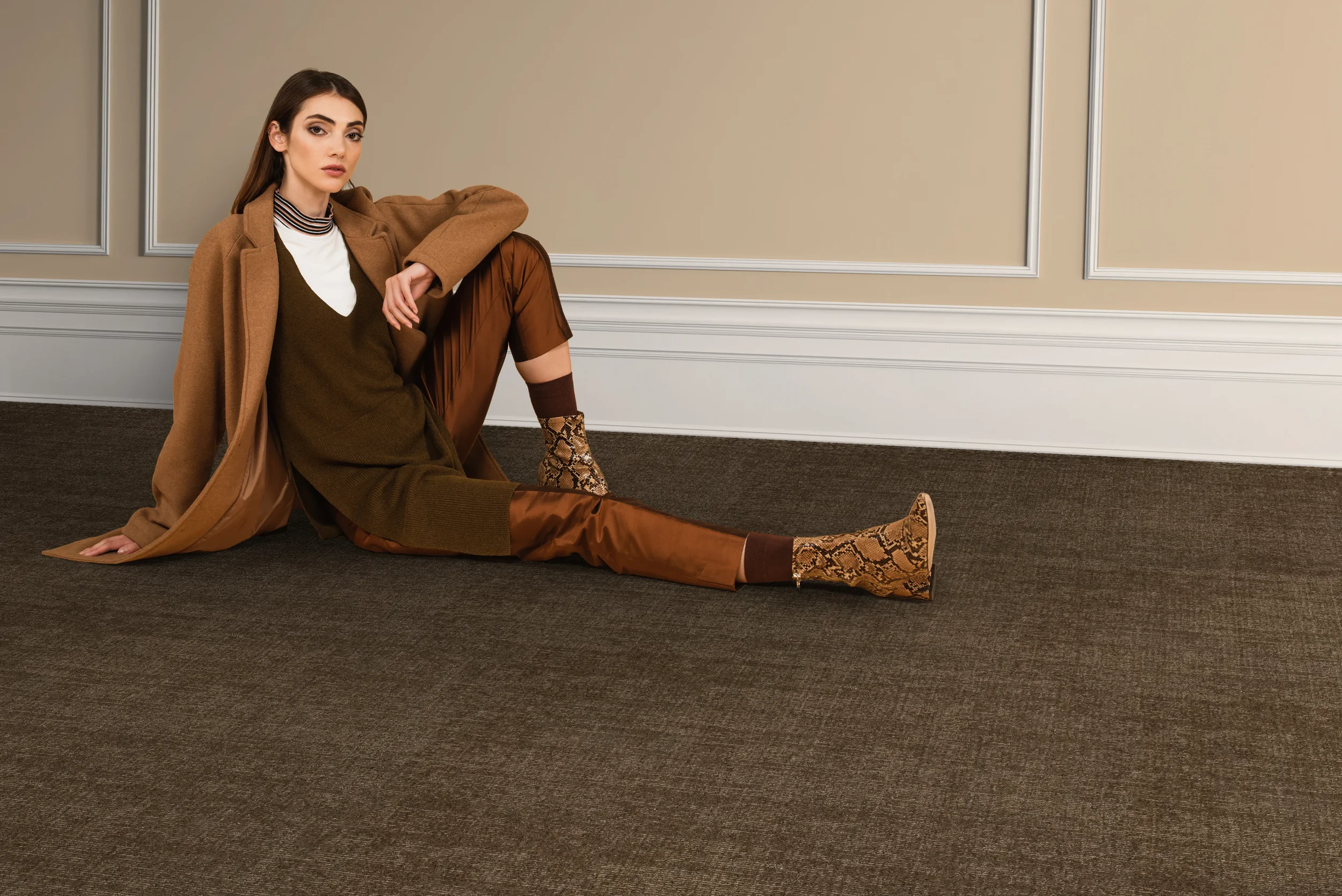 Arashi Beach_Mahogany-WOMAN.webp