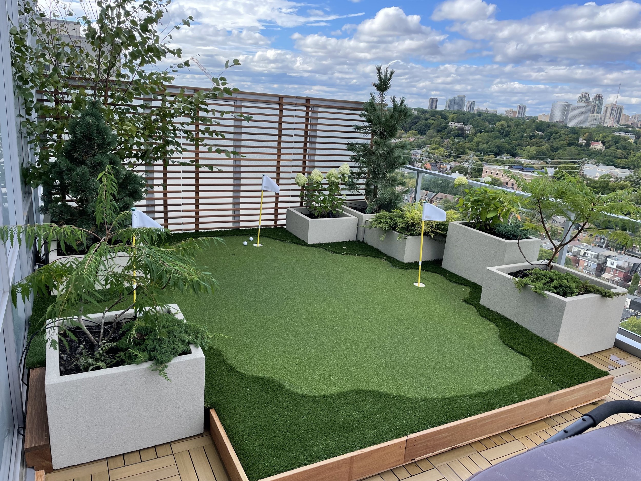 BOX_DESIGN_avenue_road_toronto_outdoor_custom_terrace_luxury_mini_golf_DESIGN_avenue_road_toronto_05.jpg