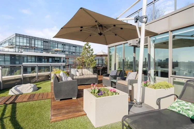 BOX_DESIGN_dundas_terrace_luxury_rooftop_pergola_custom_garden_boxes_toronto_13.jpeg