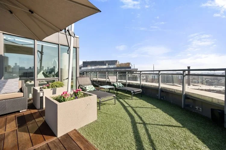 BOX_DESIGN_dundas_terrace_luxury_rooftop_pergola_custom_garden_boxes_toronto_15.jpeg