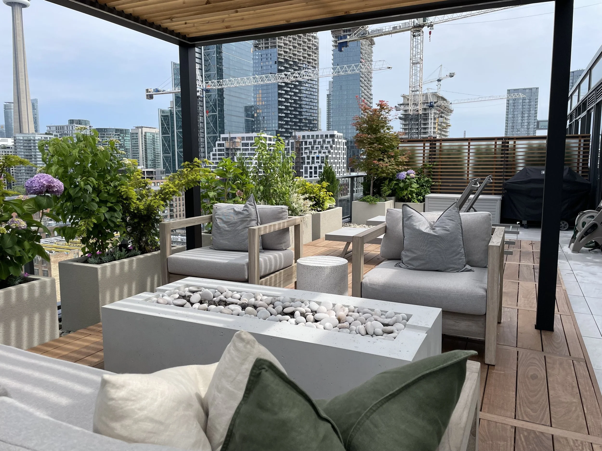 BOX_DESIGN_kingwest5_terrace_design_build_rooftop_installation_custom_pergola_patio_planter_boxes_fireplace_11.jpg