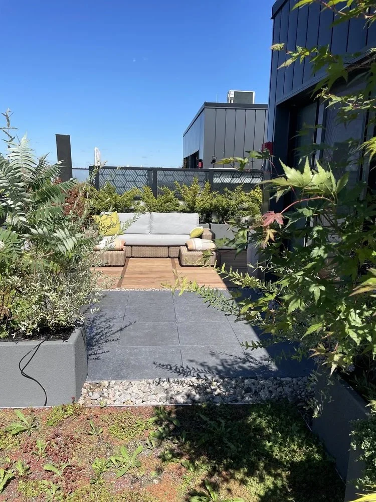 BOX_DESIGN_liberty_village_cutom_rooftop_design_landscape_build_planter_boxes_05.jpeg