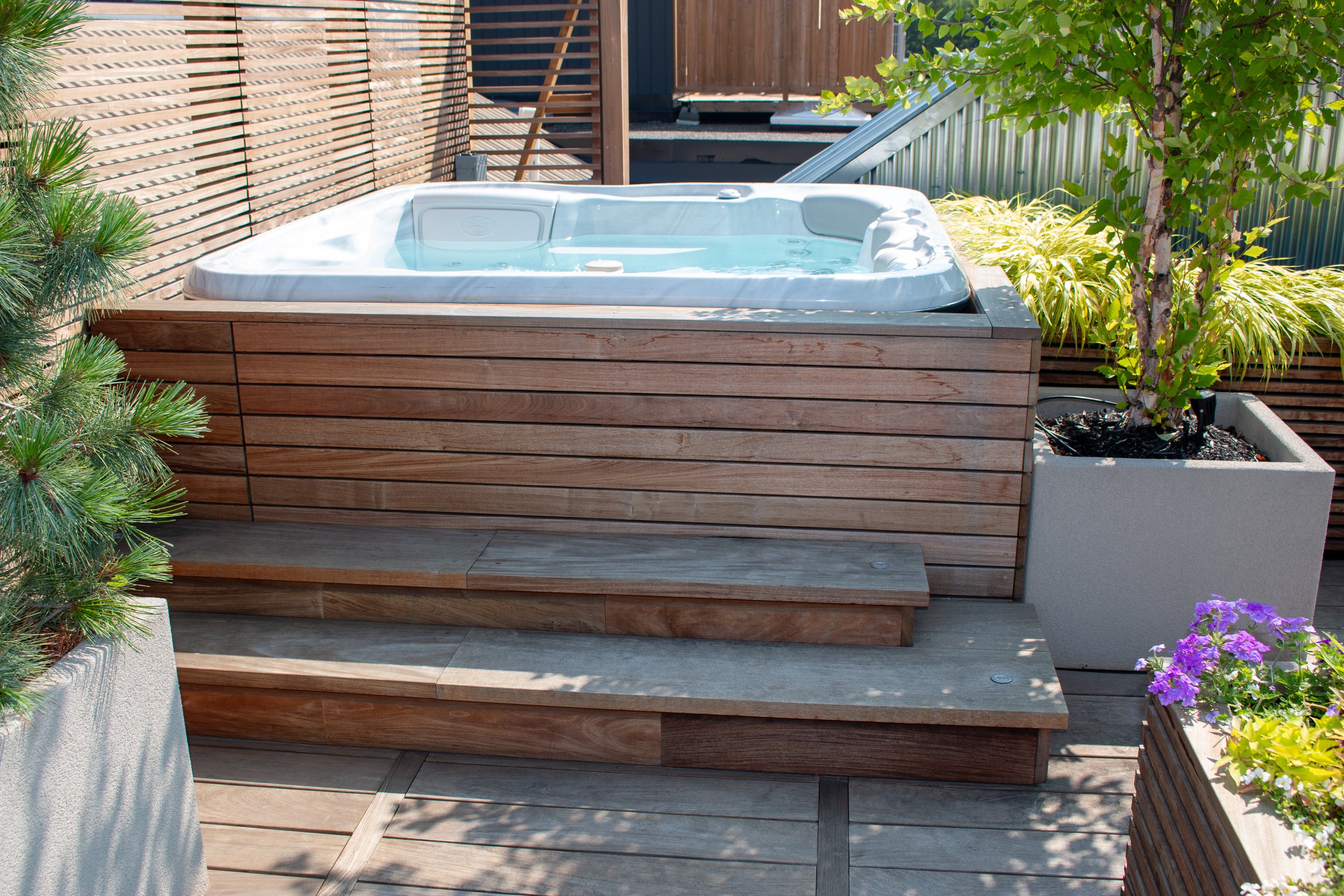 BOX_DESIGN_leslieville_rooftop_luxury_rooftop_hot_tub_installation_cladding_custom_design_build_18.jpg