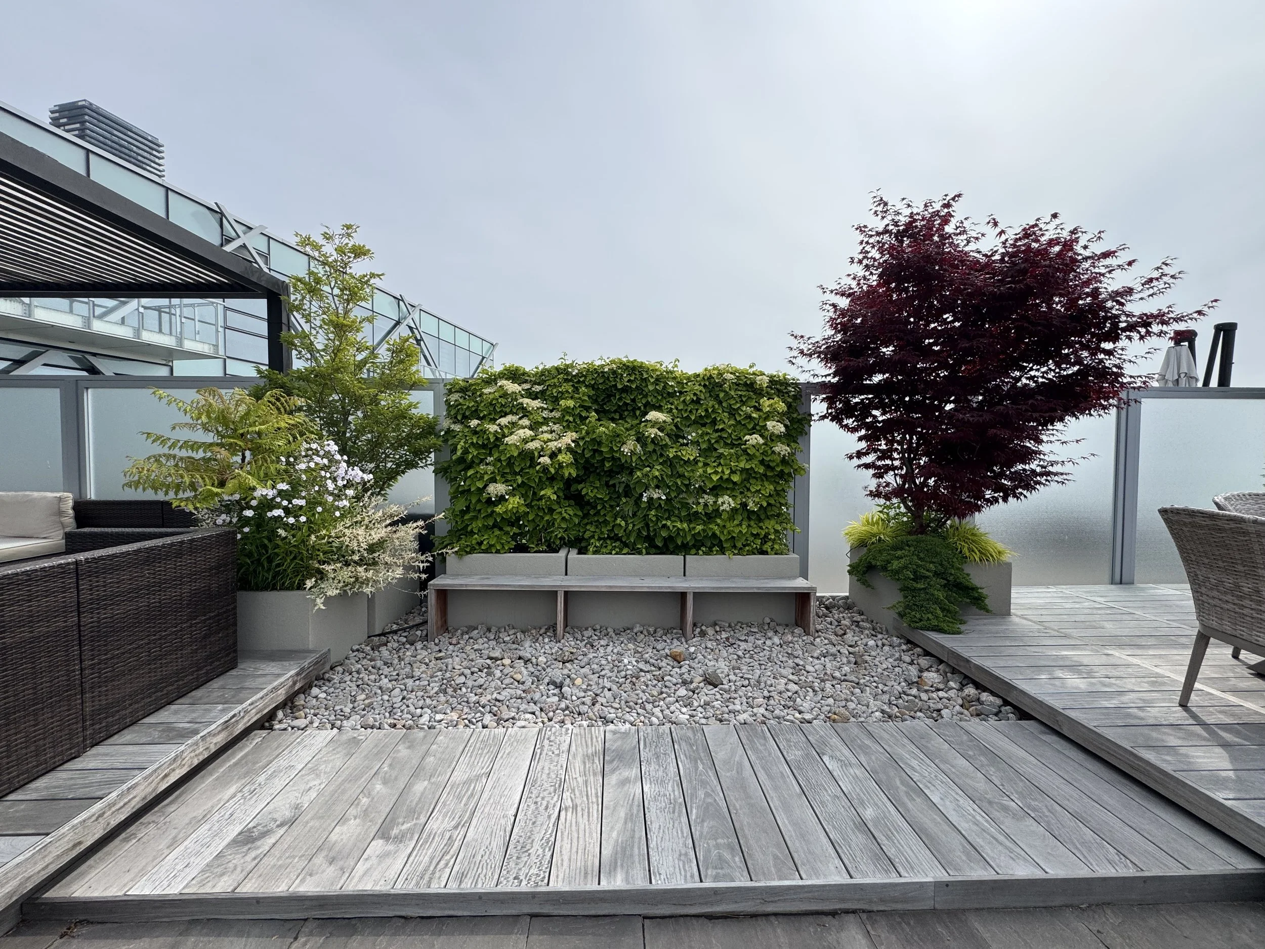 BOX_DESIGN_queens_quay2_custom_rooftop_design_terrace_toronto_planter_boxes_garden_rocks_11.jpg