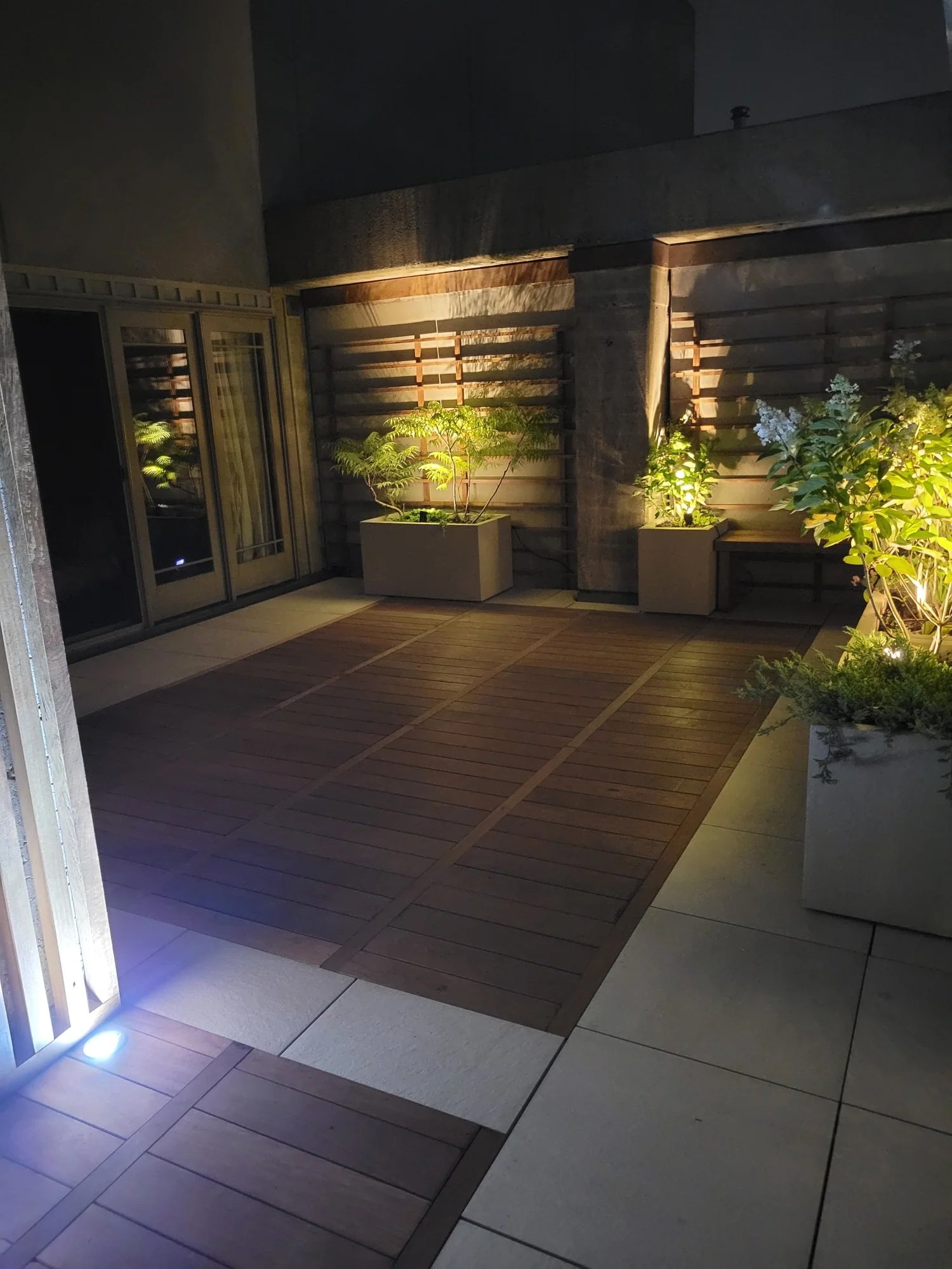 BOX_DESIGN_spadina_north_terrace_outdoor_luxury_rooftop_custom_design_and_build_garden_oasis_live_plants_09.jpg