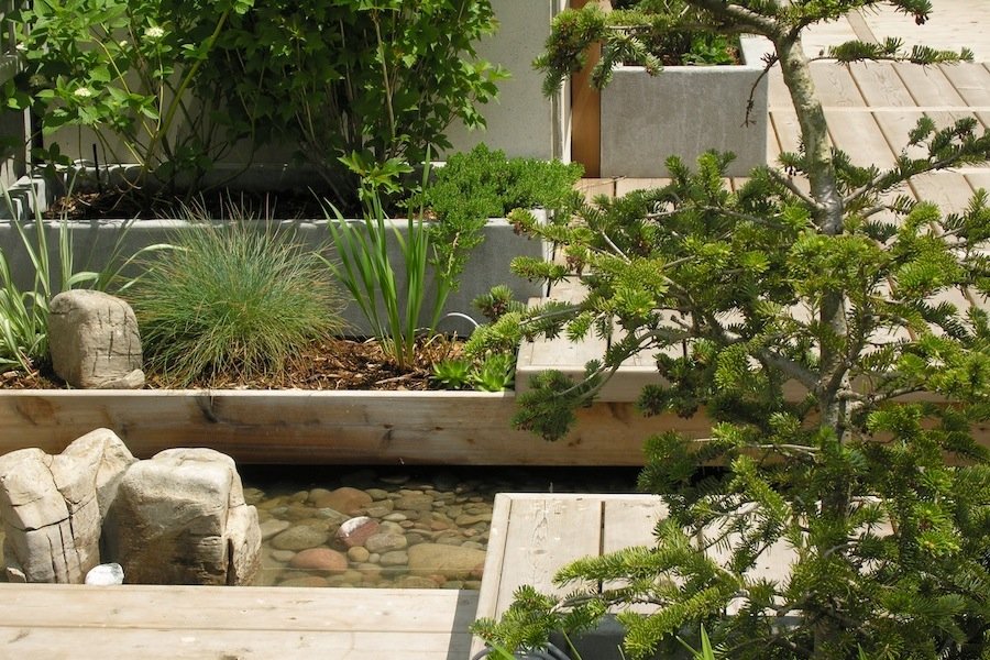 BOX_DESIGN_yorkville_outdoor_custom_rooftop_design_build_terrace_artificial_turf_planter_boxes_pond_fountain_06.jpg