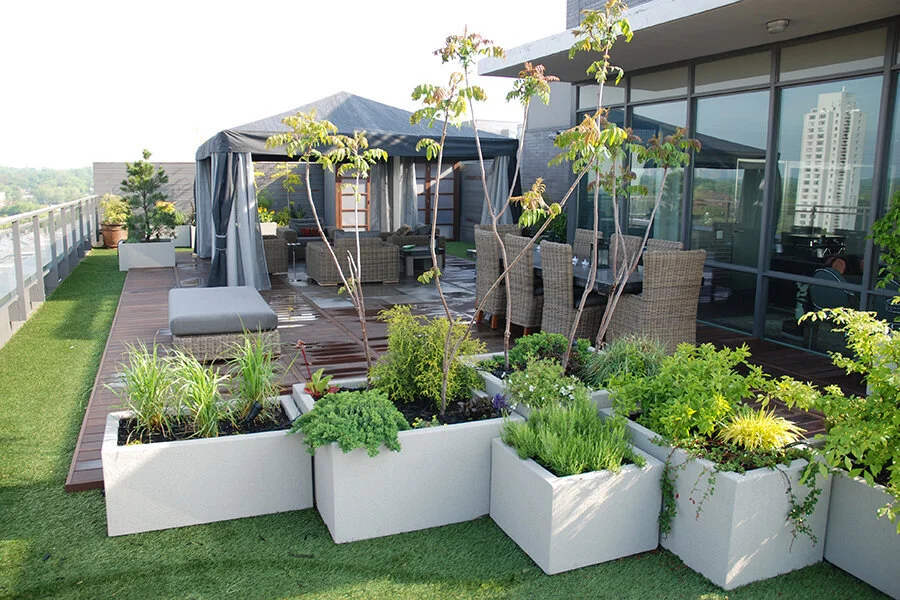 outdoor_Leslieville_1.jpg