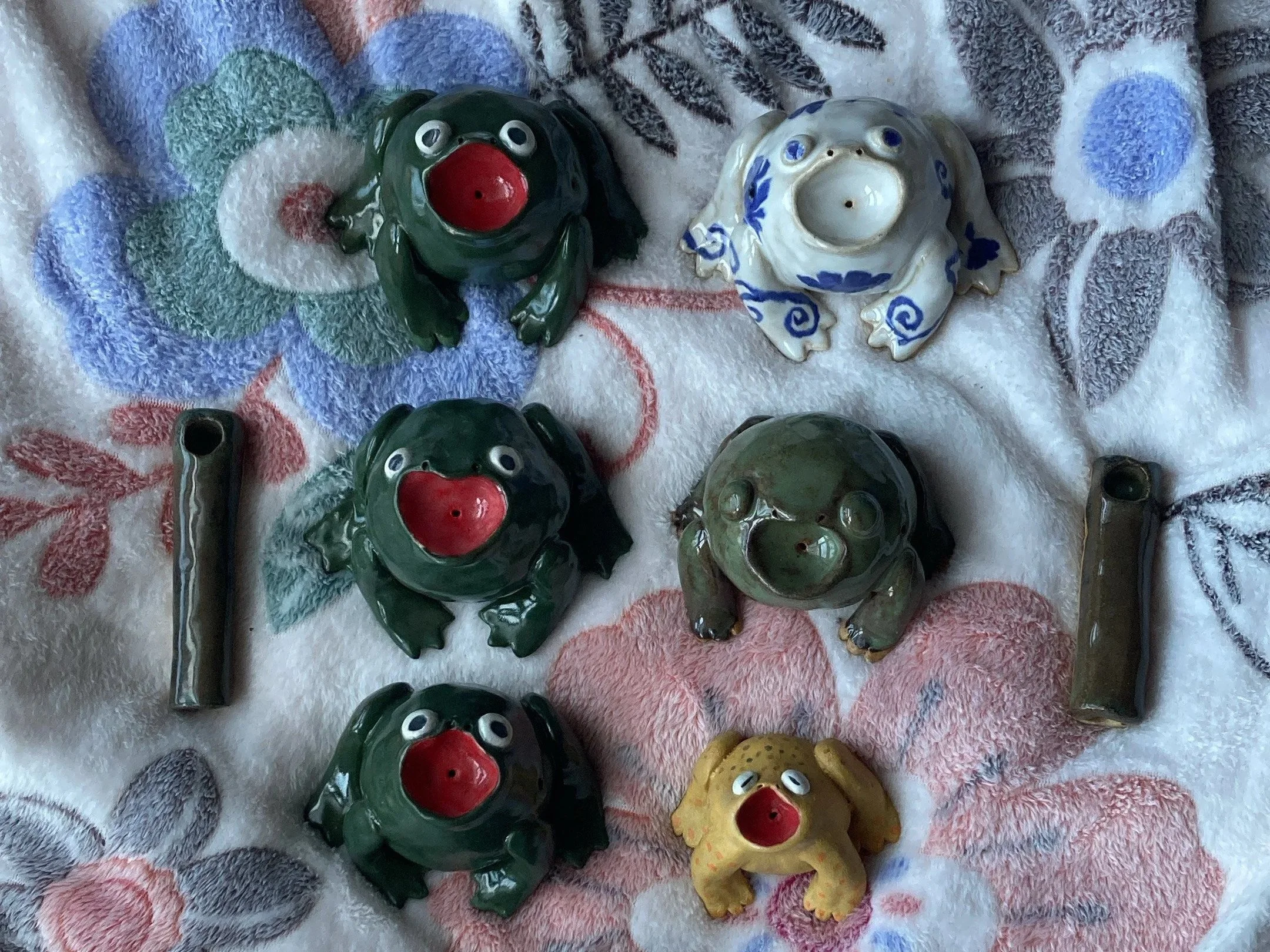 Frog Pipes