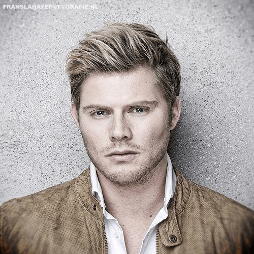 linkedin-shoot-portrait-business-profiel-foto-franslahaye-tilburg-fotostudio-zakelijk-web-site0803 2.png