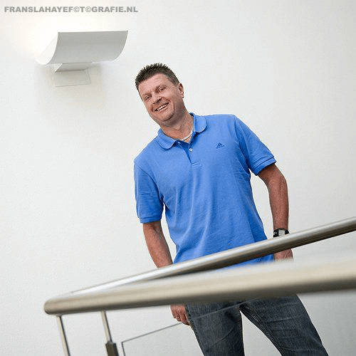 linkedin-fotoshoot-zakelijk-portrait-foto-studio-tilburg-franslahaye-profiel-fotografie0990.png