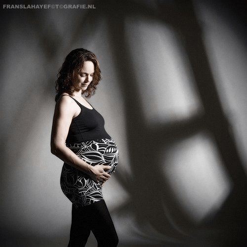 zwangerschap-fotografie-fotostudio-zwanger-fotograaf-tilburg-franslahaye-newborn20171010_llll0069.png