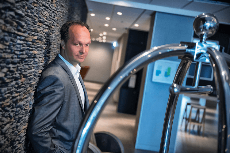 linkedin-shoot-portrait-business-profiel-foto-franslahaye-tilburg-fotostudio-zakelijk-web-site0809 2.png