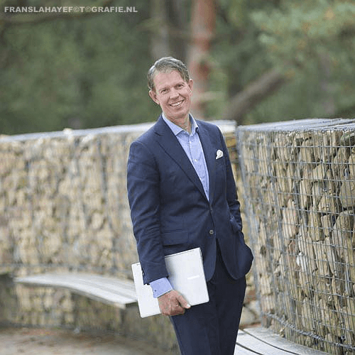 linkedin-fotoshoot-zakelijk-portrait-foto-studio-tilburg-franslahaye-profiel-fotografie0982.png