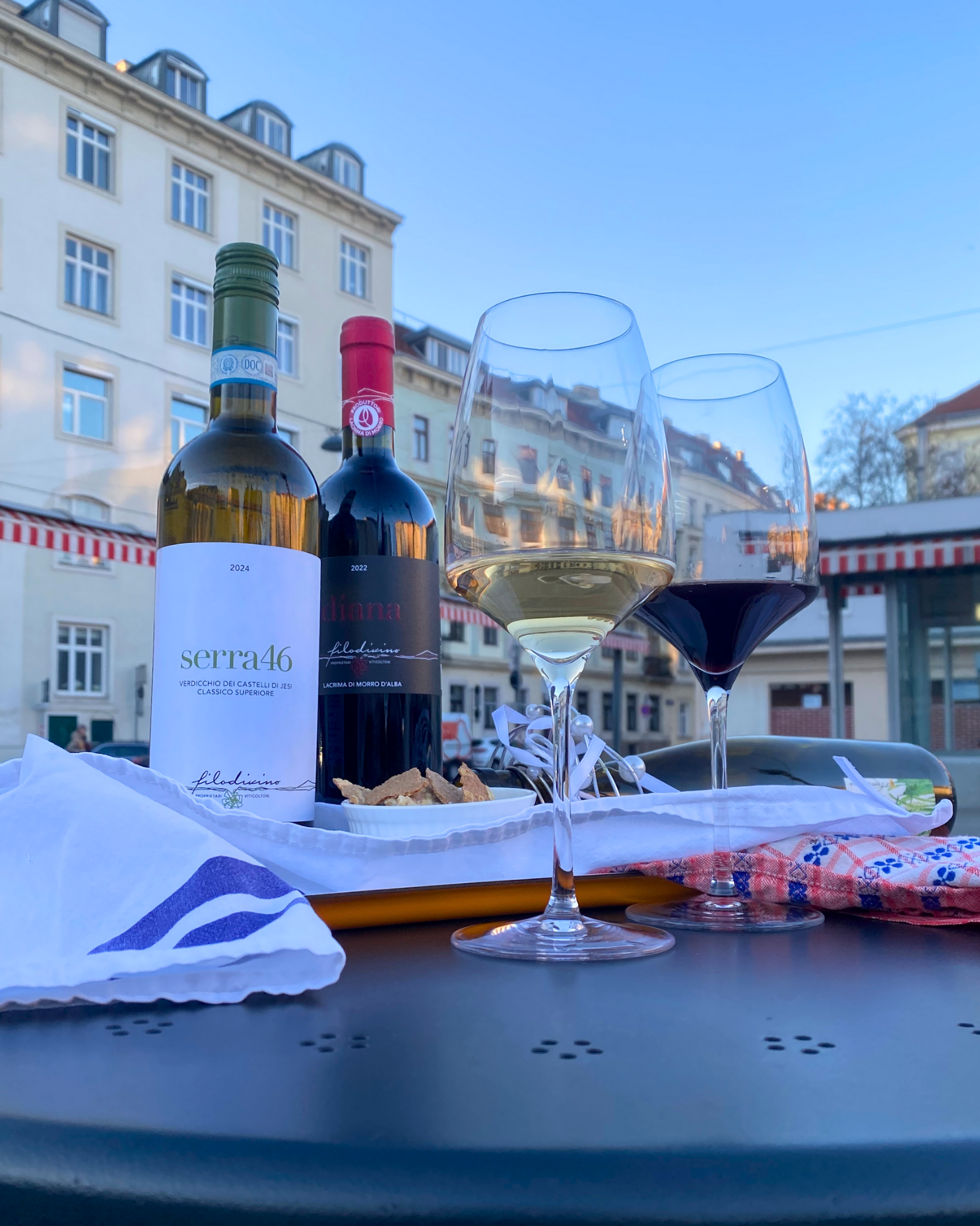 Projekt Referenz Social Media DERweinladen Wien | www.madeleinekulle.at