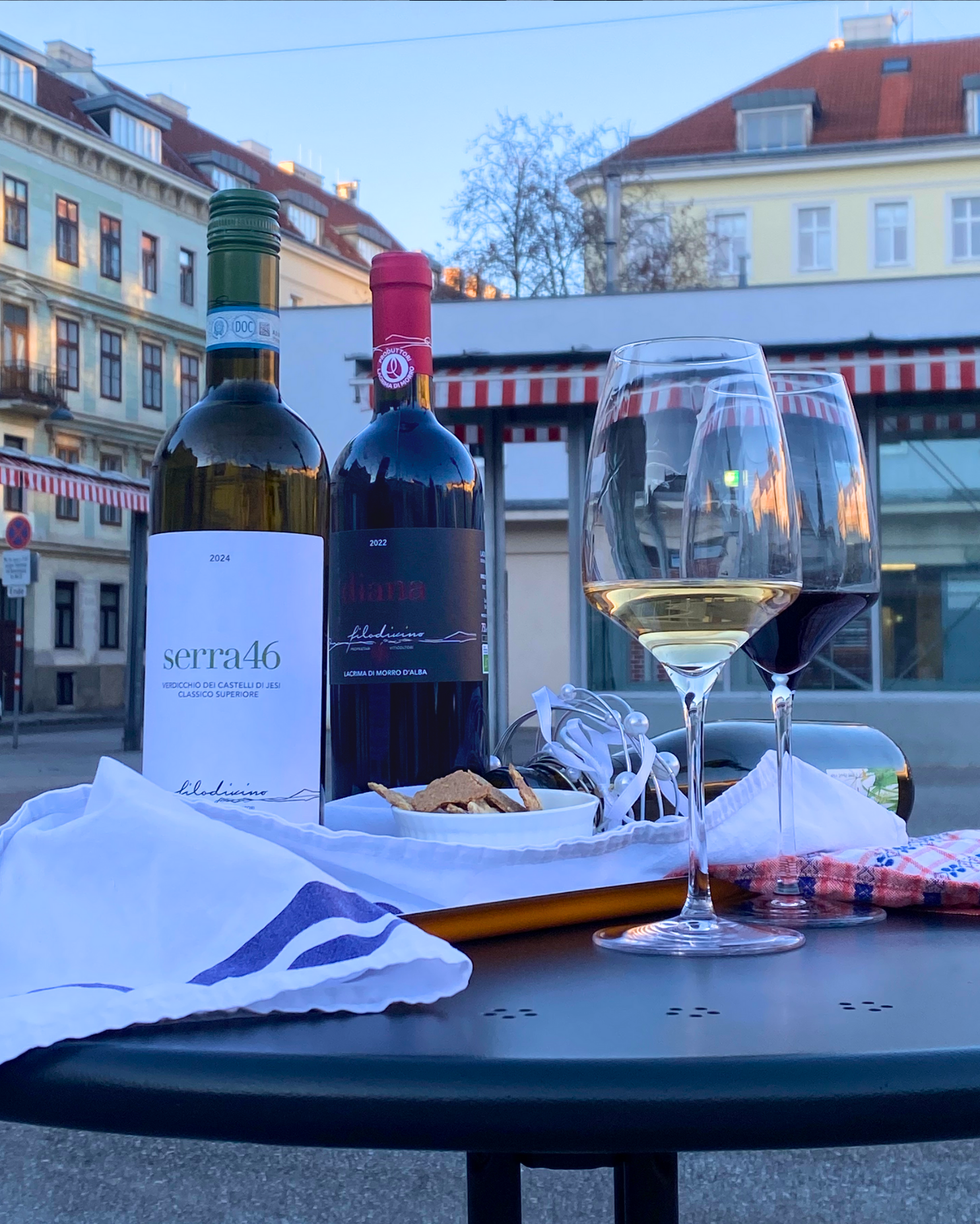 Projekt Referenz Social Media DERweinladen Wien | www.madeleinekulle.at