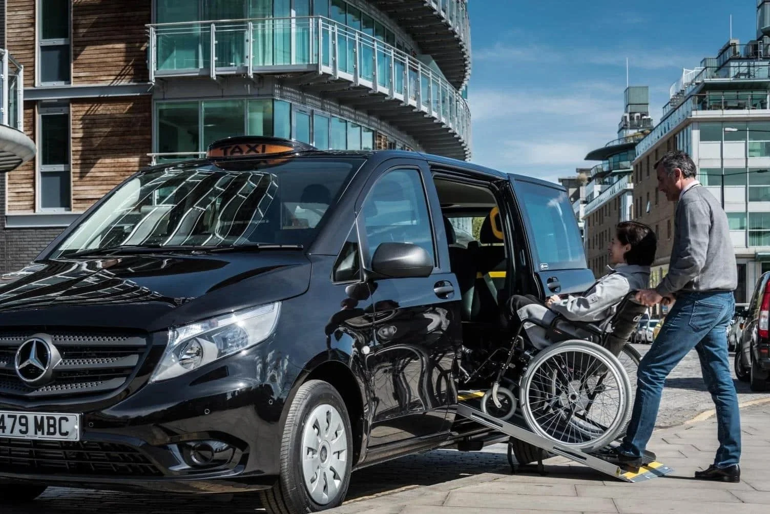 Mercedes-Vito-taxi-Euro-6-wheelchair.jpg
