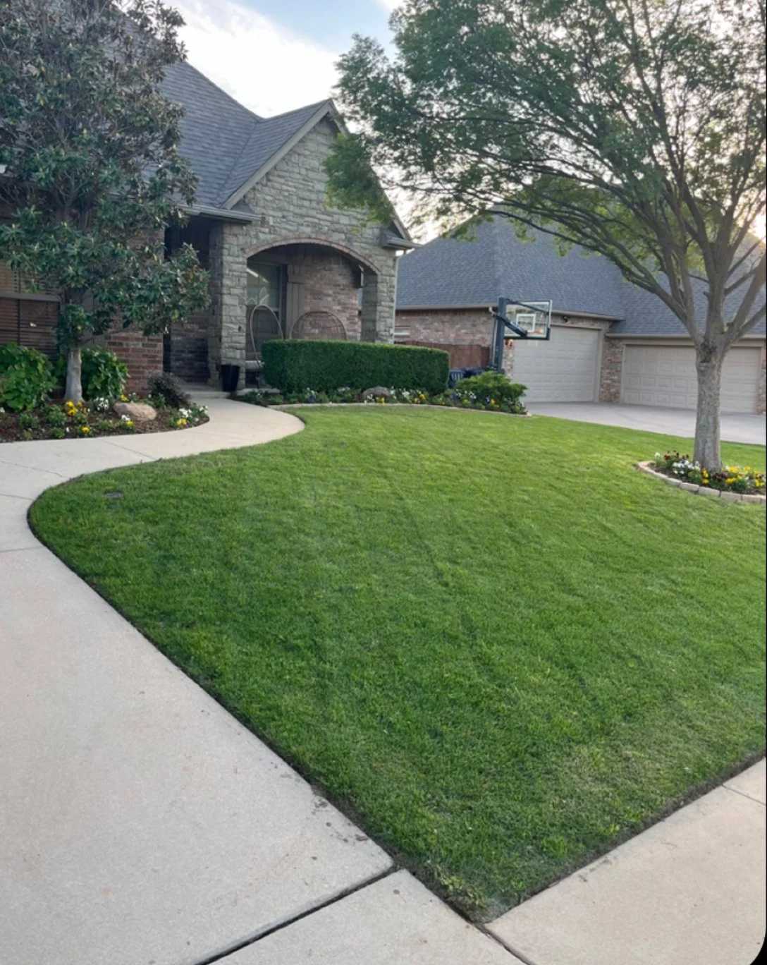 lawn weed control fertilization service Edmond OKC Yukon Mustang Oklahoma