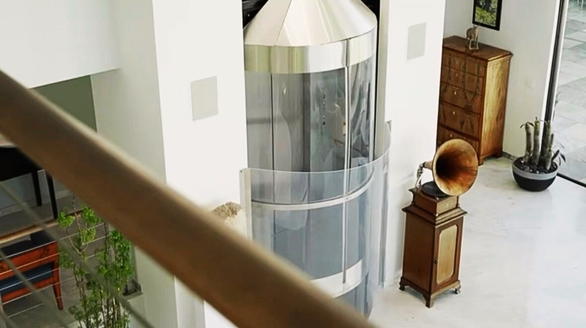 Elevator top view colored.png