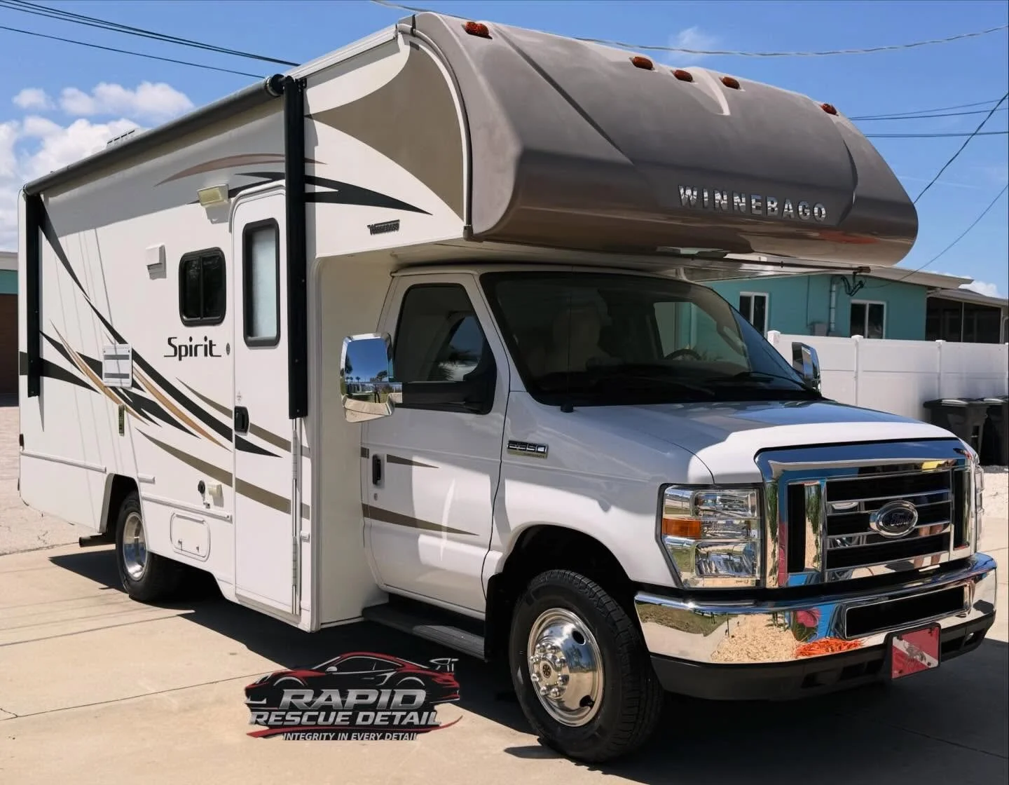 Thinking about selling?
A professional detail can increase appeal and help your camper stand out.
This one is now clean, fresh, and market-ready‼️🚨
