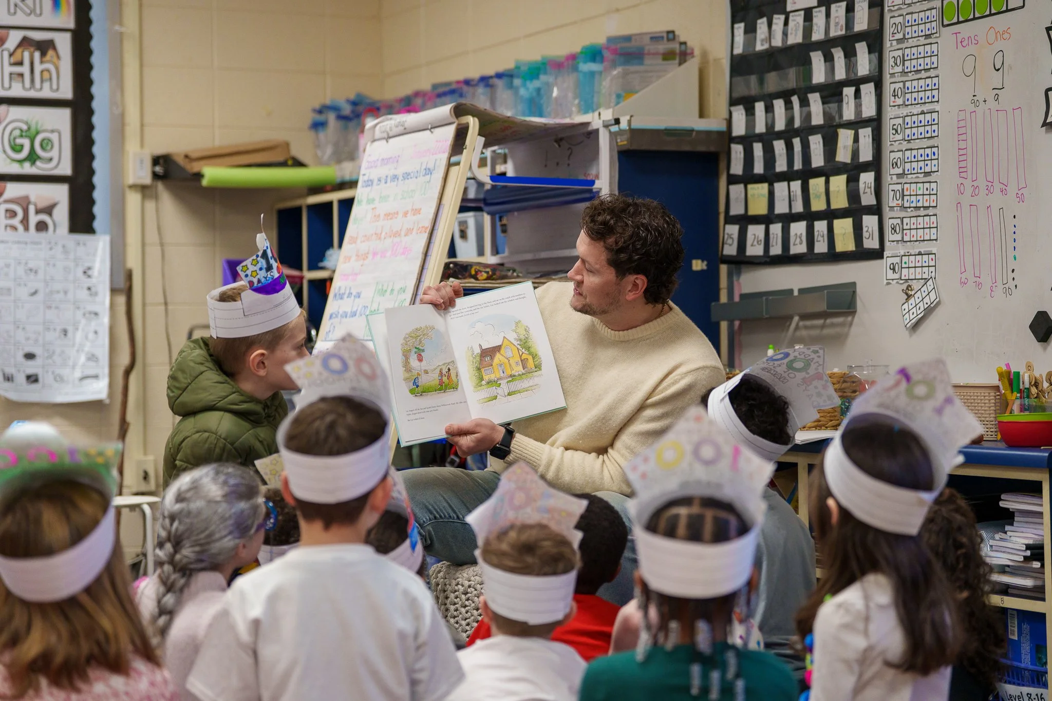 Jeremie reading Coucou, Odie
