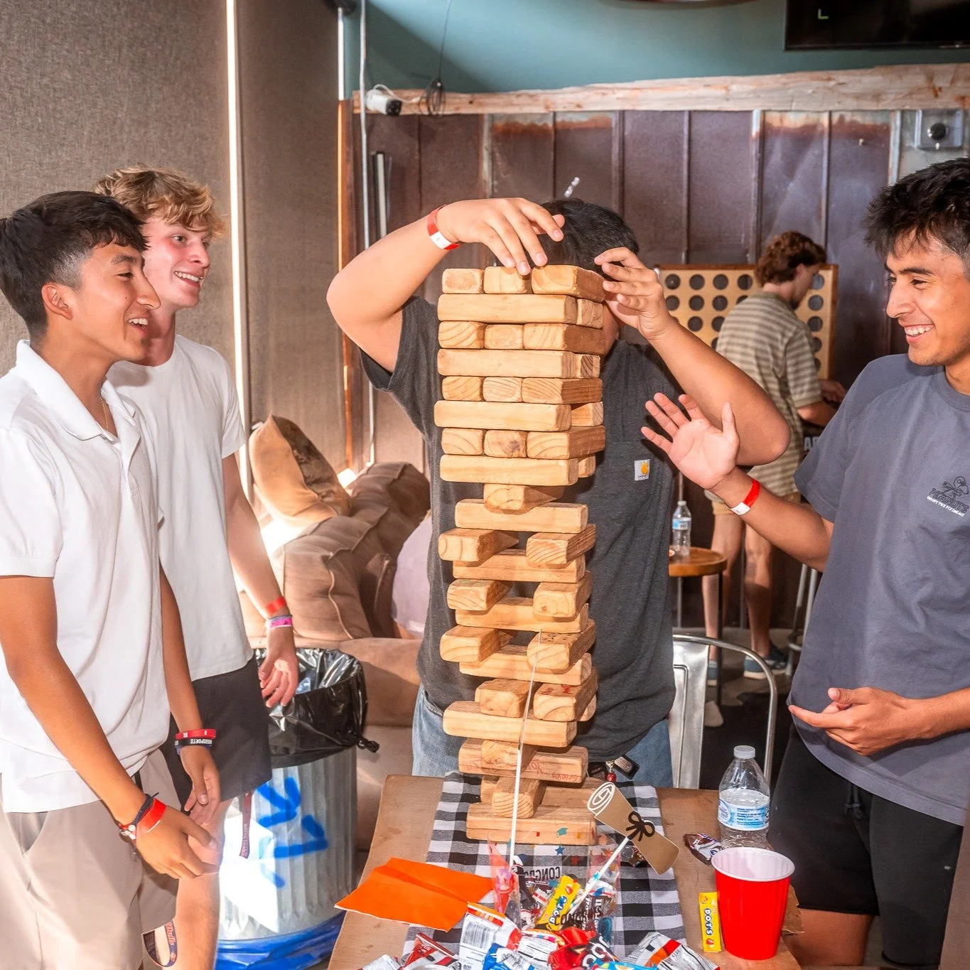 College move‑in is around the corner, so get the crew together while everyone&rsquo;s still home!
Stumpy&rsquo;s has everything: splatter paint, axe throwing, ping pong, giant Jenga, and the coolest hangout vibe around.
Make a few more memories befor
