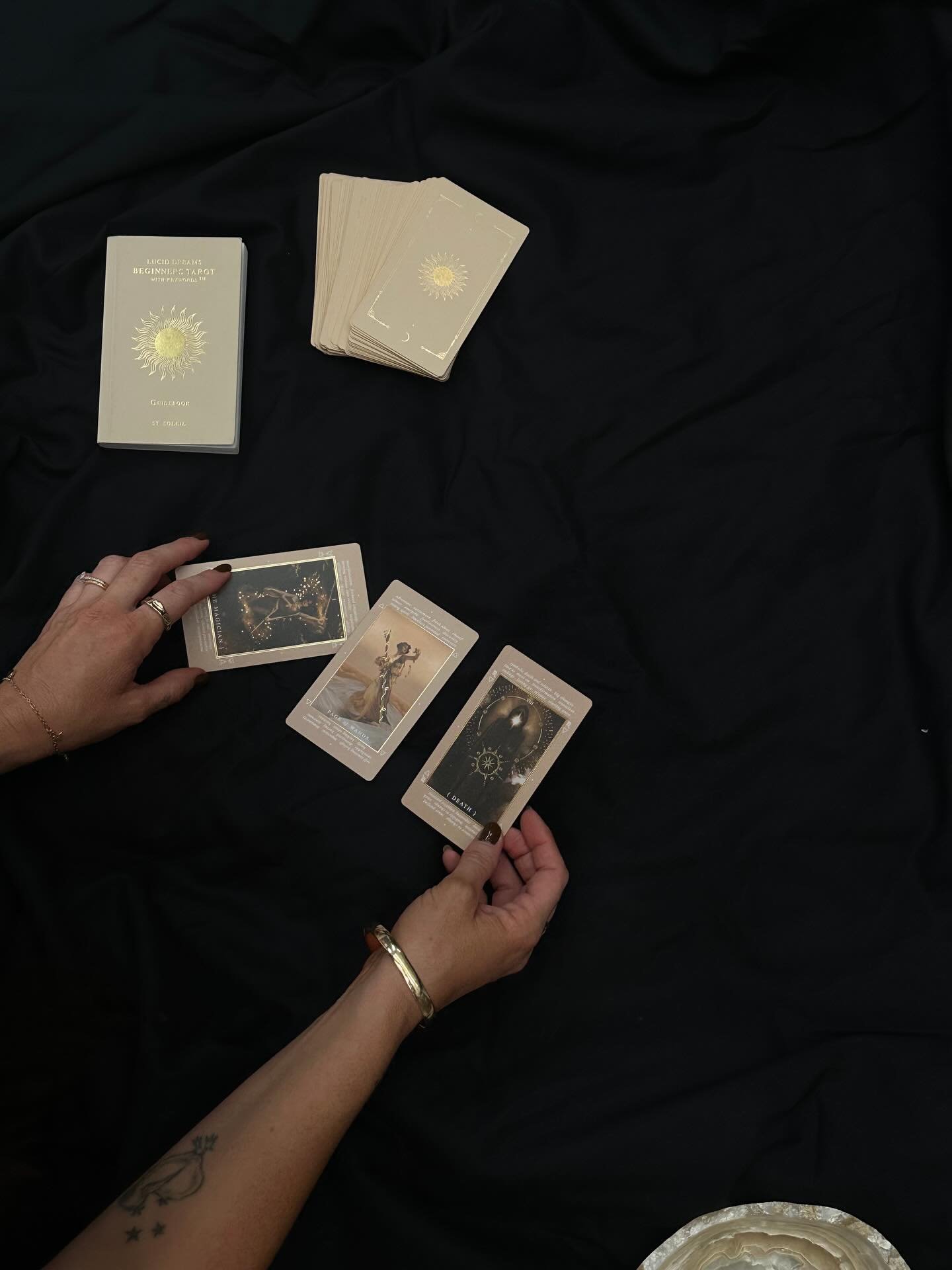 Some days I pull cards for guidance. Other days, just for reflection. Today felt like both.✨ #magickwick