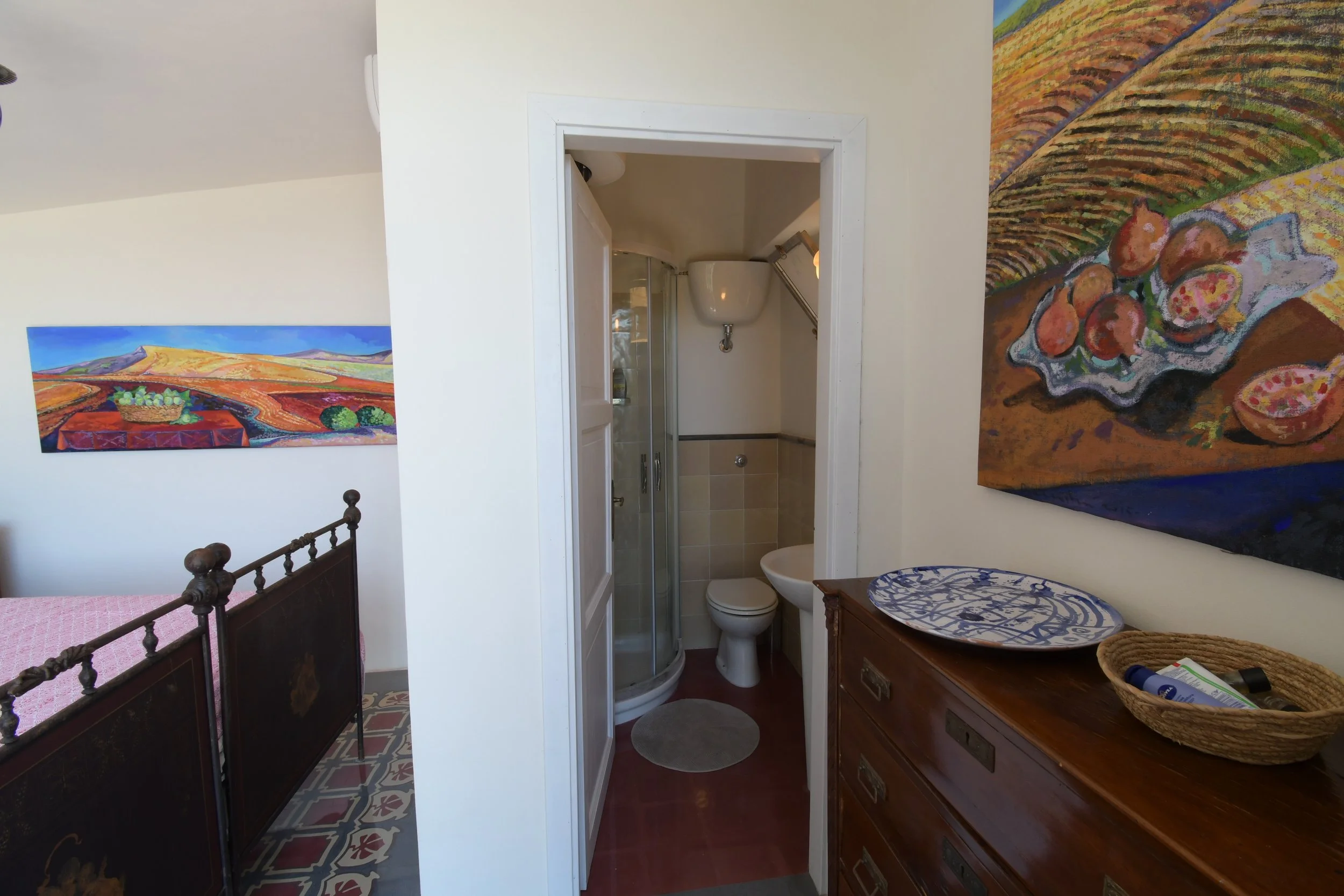 A quaint en suite allows for moments of solitude