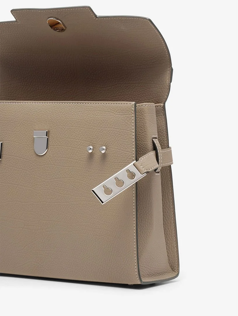 54f43cdb8784468680bf2980ba66c4db