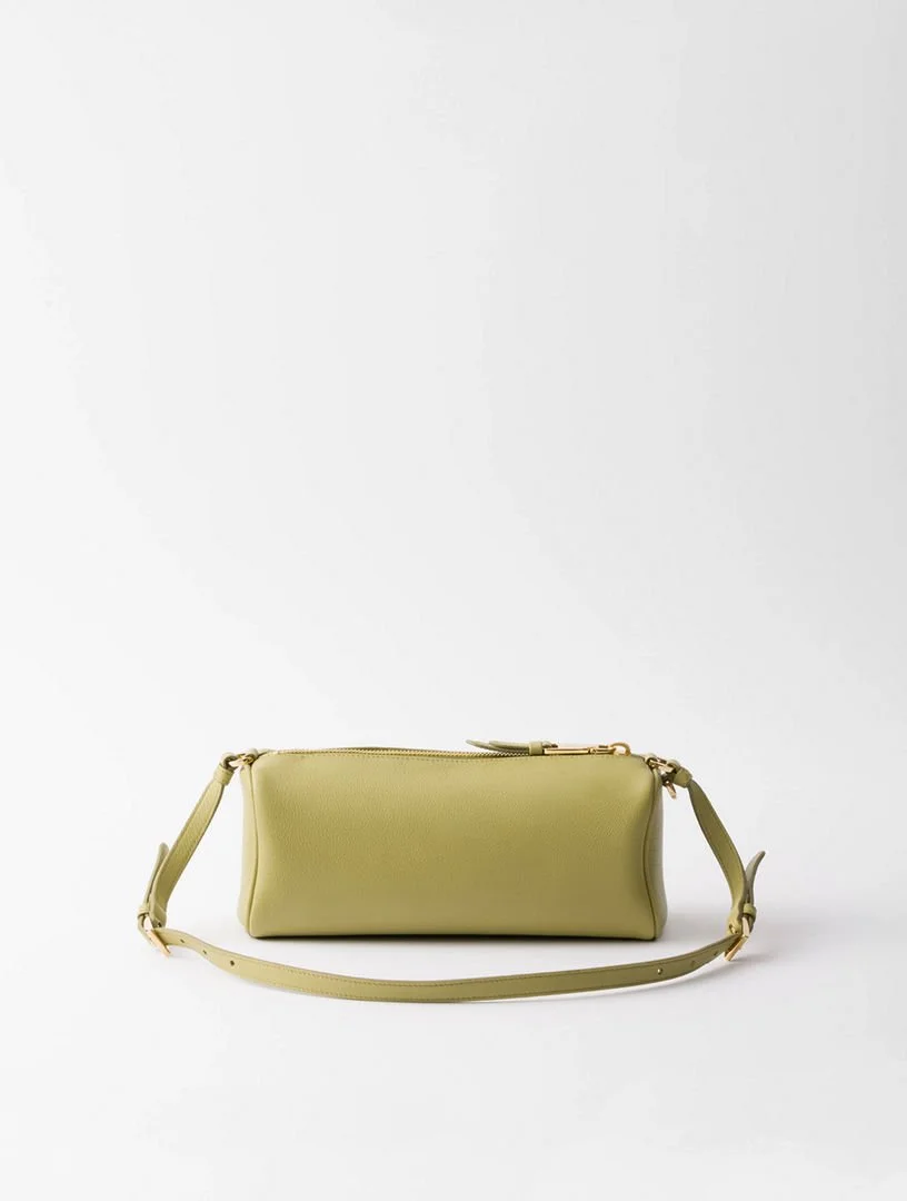 cbfd52f560d4493f87b75b0e32641e00