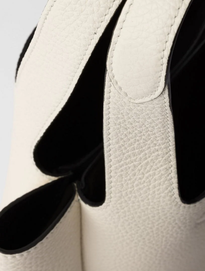 988836d27a7c4aaaa7d8e8da3520663b