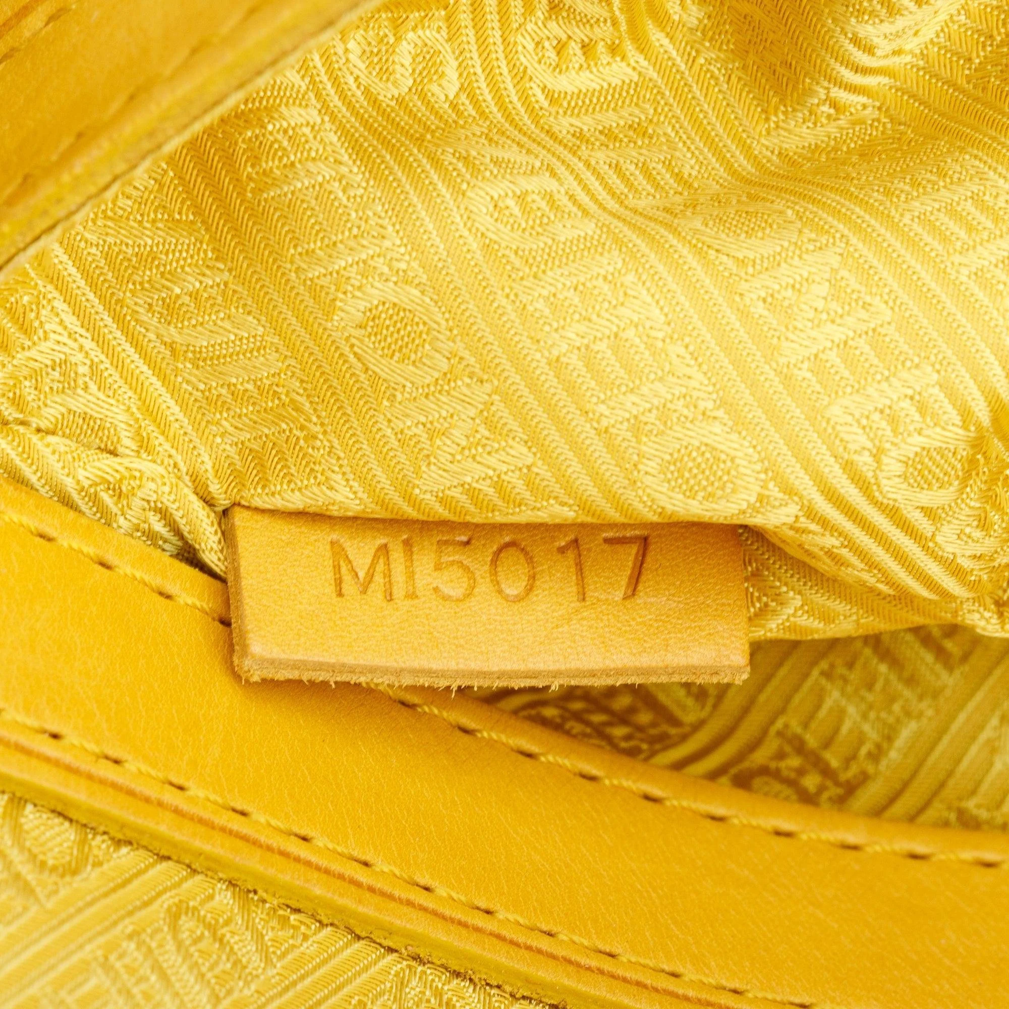 Louis-Vuitton-x-Richard-Prince-PVC-Yellow-Leather-Monogram-Pulp-Defile-Weekender-PM-8.jpg