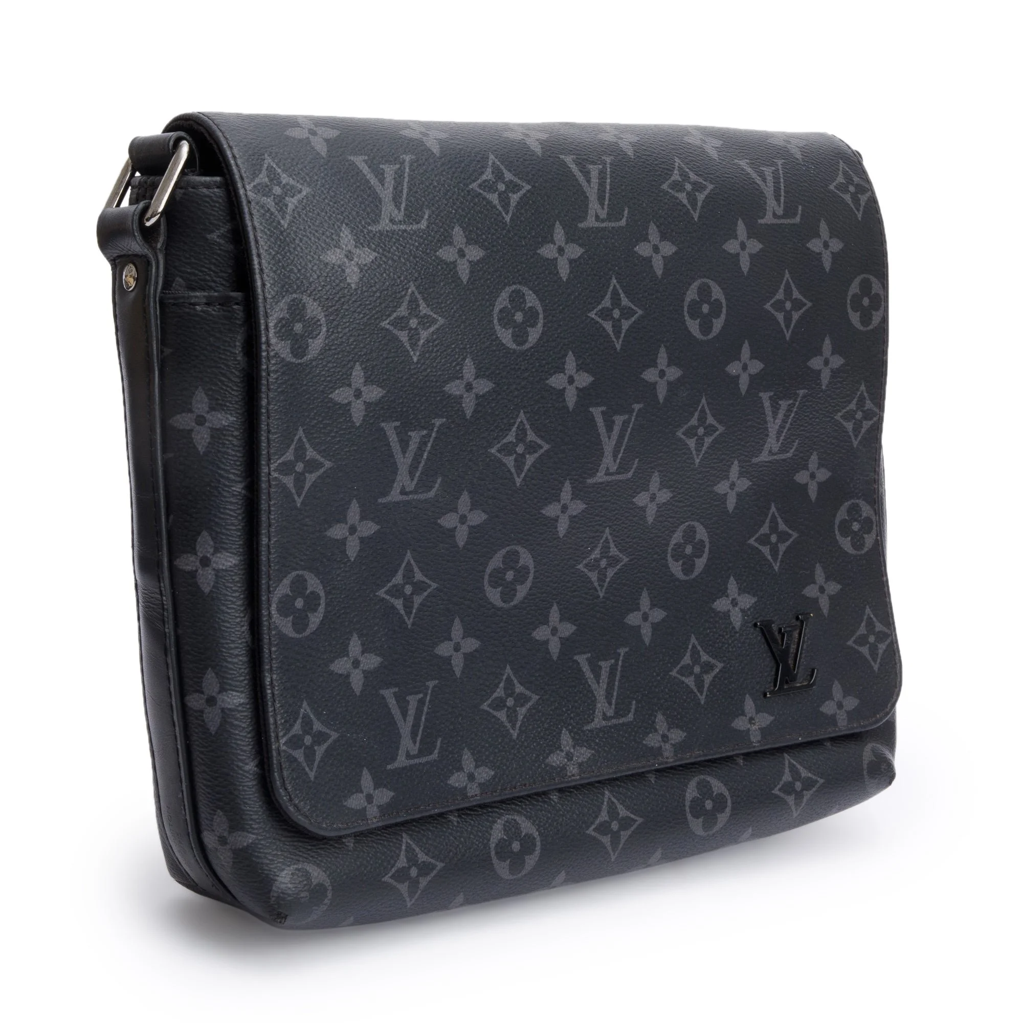 Louis-Vuitton-Monogram-Eclipse-District-PM-Bag-4_081ad76e.jpg
