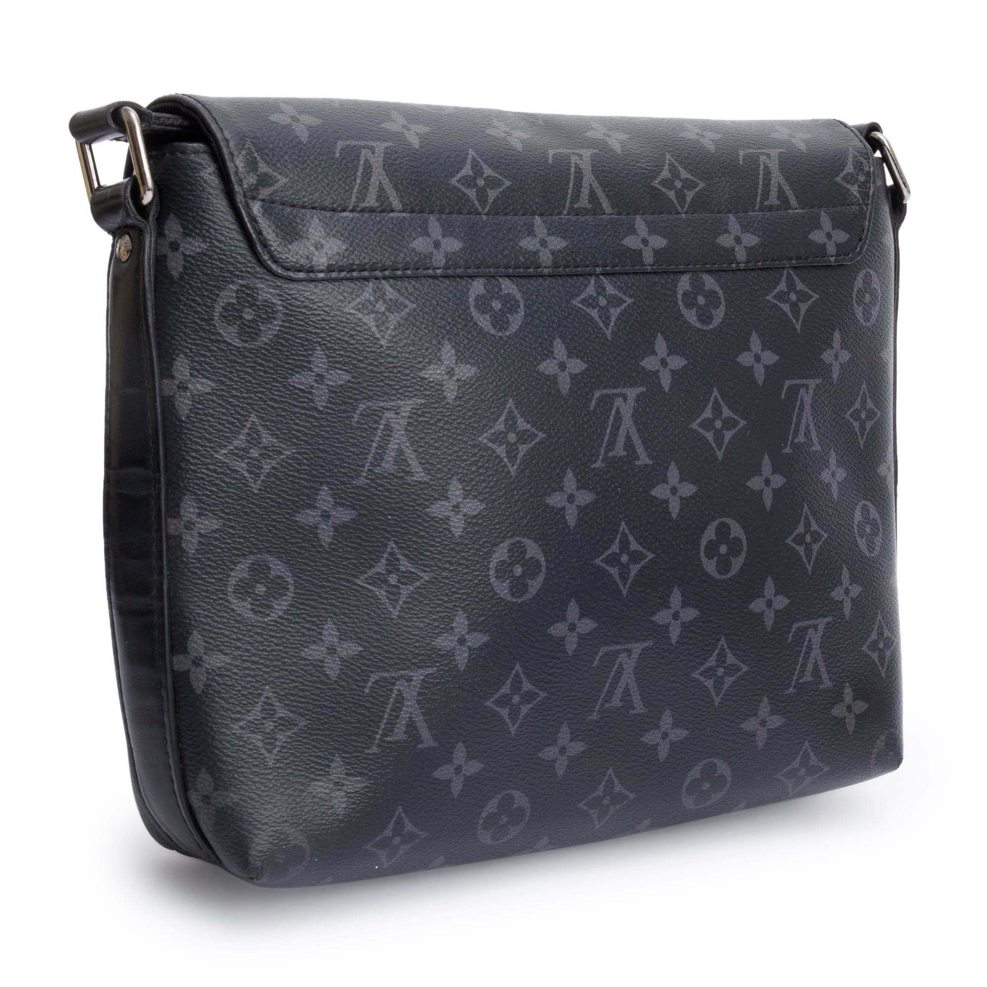 Louis-Vuitton-Monogram-Eclipse-District-PM-Bag-6_f46f5245.jpg
