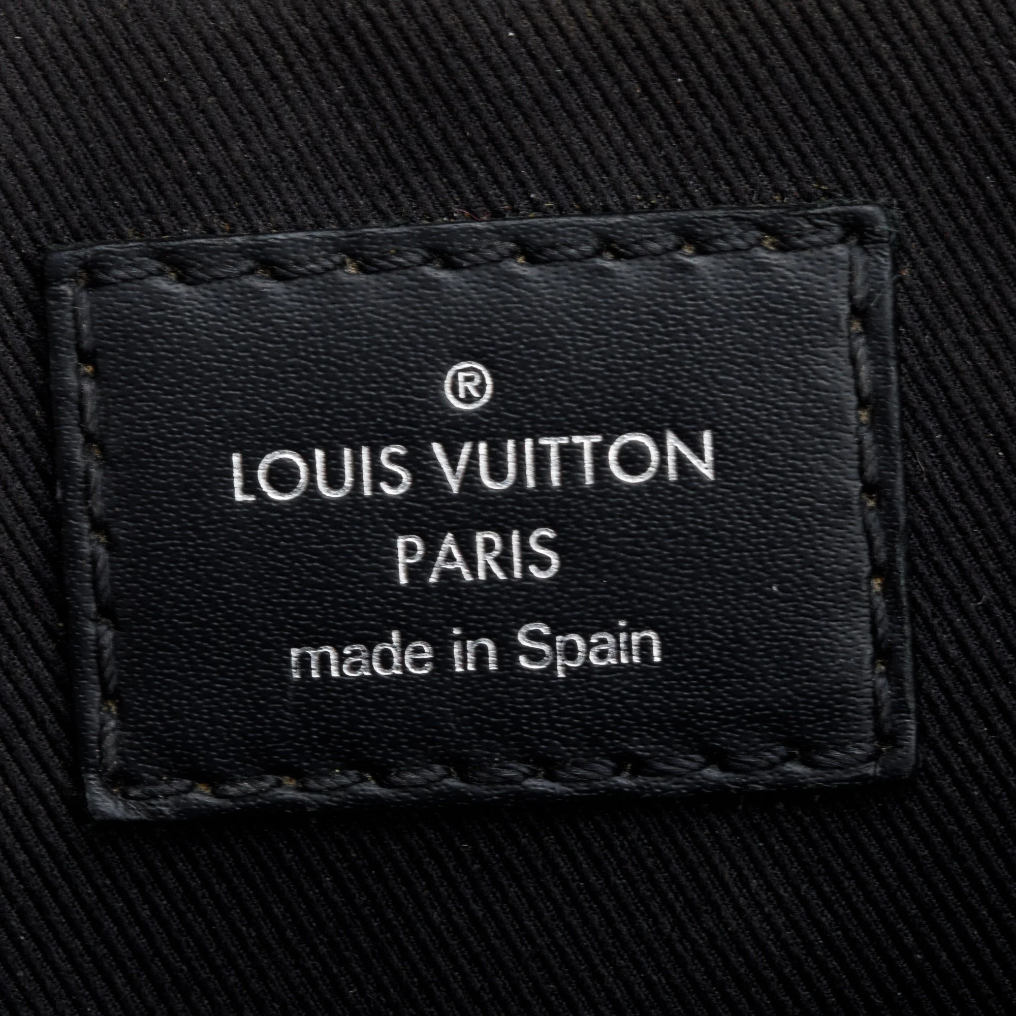 Louis-Vuitton-Monogram-Eclipse-District-PM-Bag-8_ea5ce799.jpg