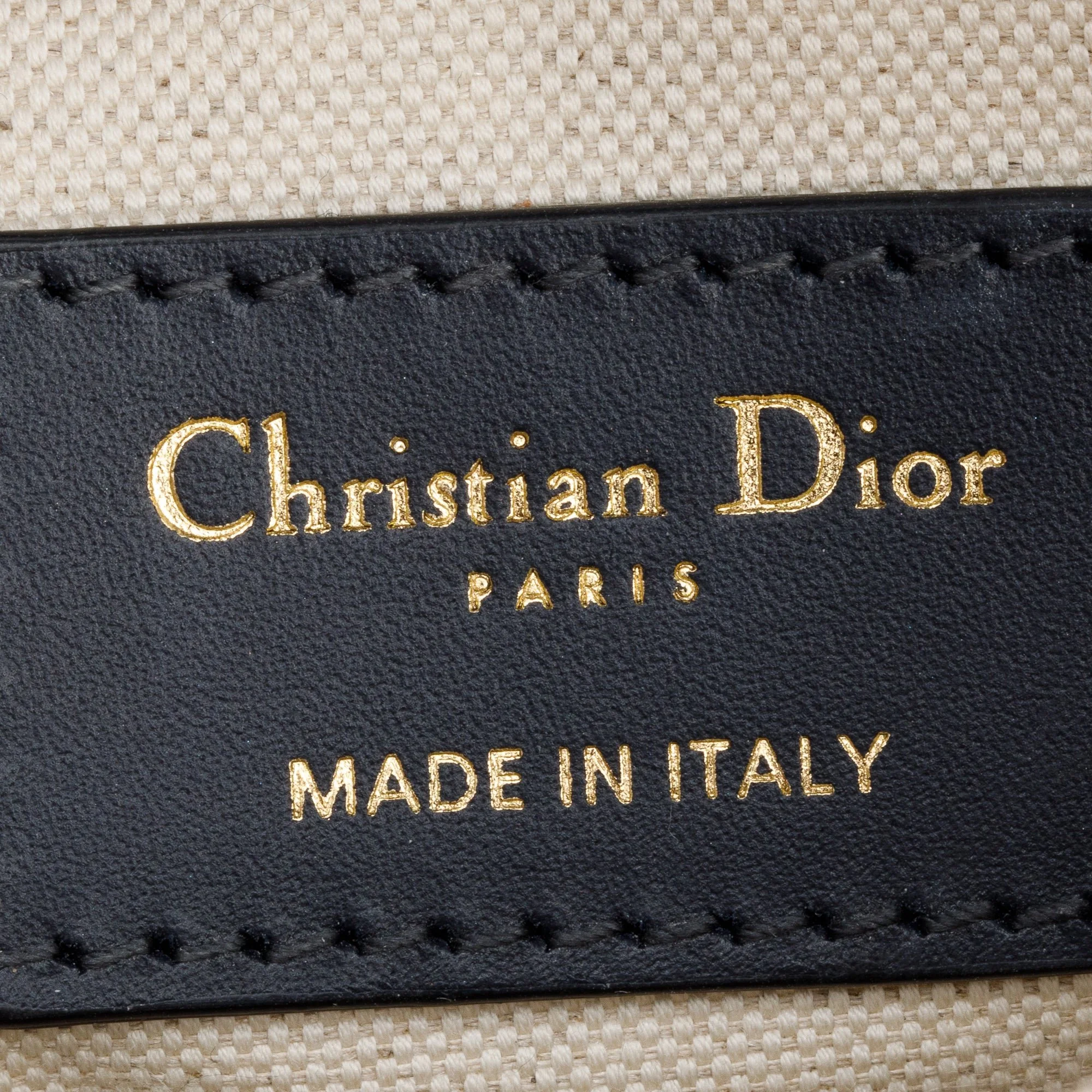 Christian-Dior-2020-Oblique-Mini-Saddle-Bag-6_30f0dc48.jpg