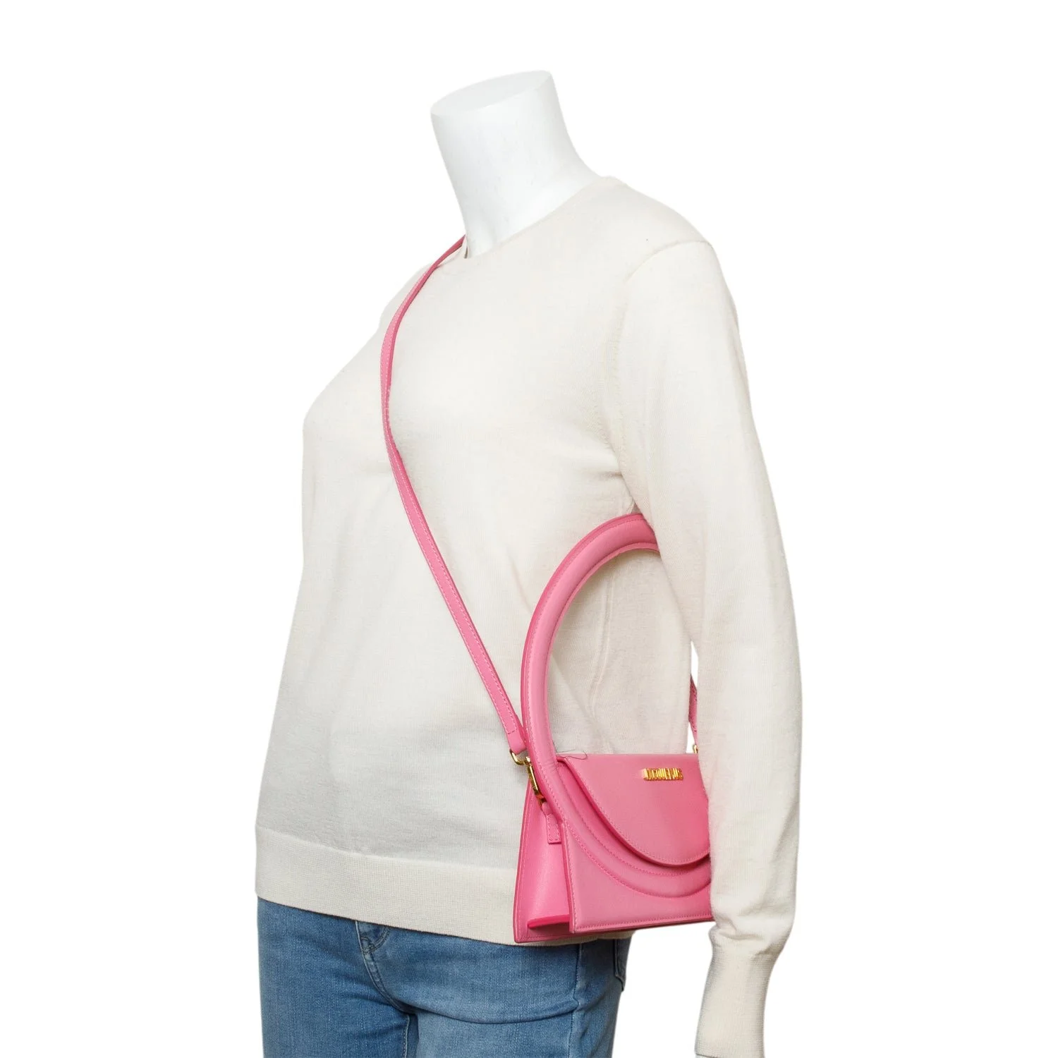 Jacquemus-Pink-Leather-Le-Rond-Bag-w-Strap-2_13458002.jpg