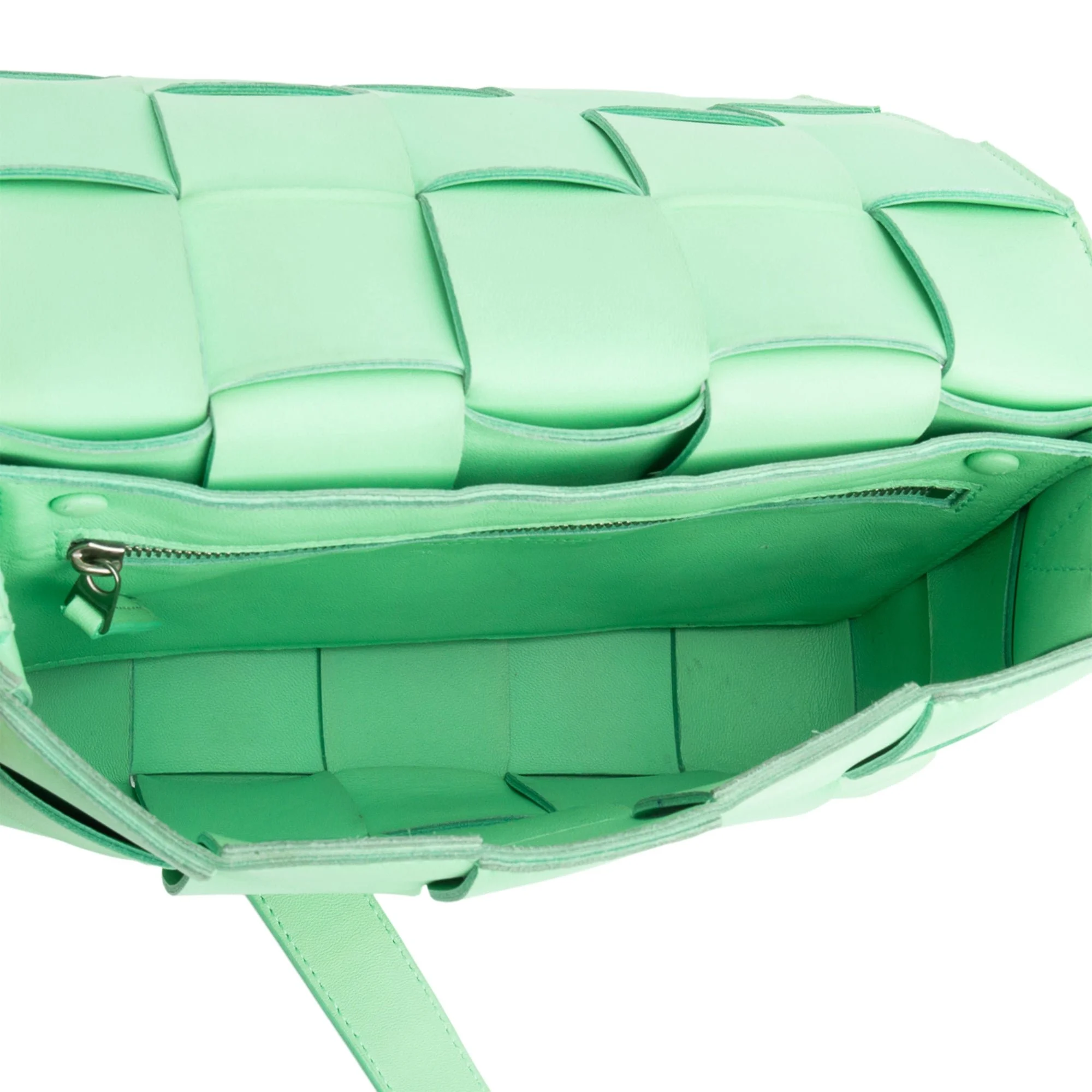 Bottega-Veneta-Green-Leather-Intrecciato-Classic-Cassette-Bag-8.jpg