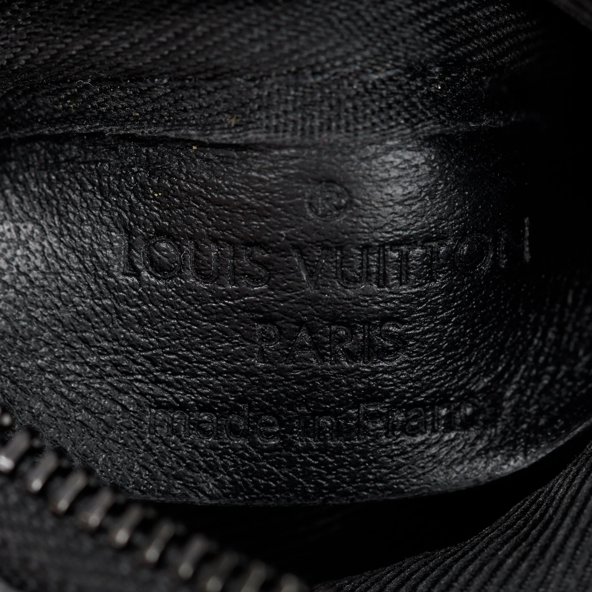 Louis-Vuitton-2022-Black-Monogram-Shadow-Embossed-Calfskin-Leather-Duo-Messenger-Bag-10_e3d152ad.jpg