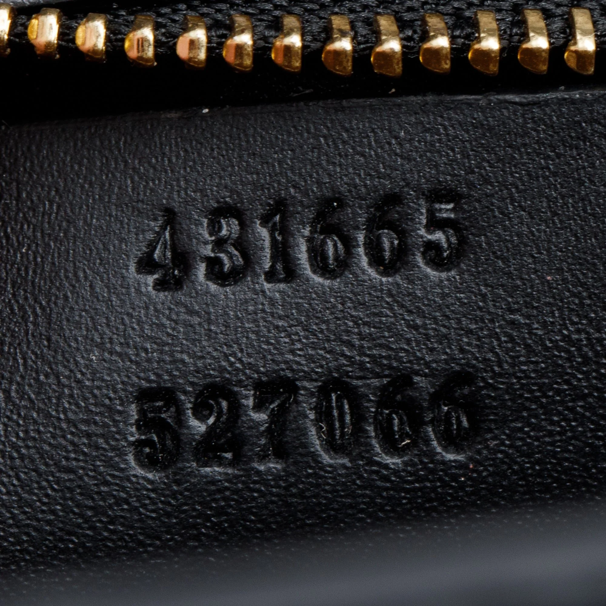 Gucci-Black-GG-Signature-Leather-Medium-Sylvie-Handle-Bag-10.jpg