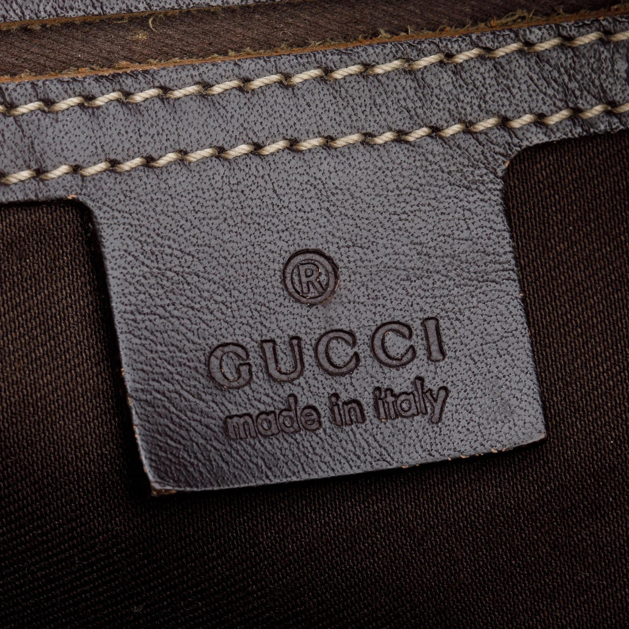 Gucci-GG-Supreme-Medium-Messenger-Bag-8.jpg