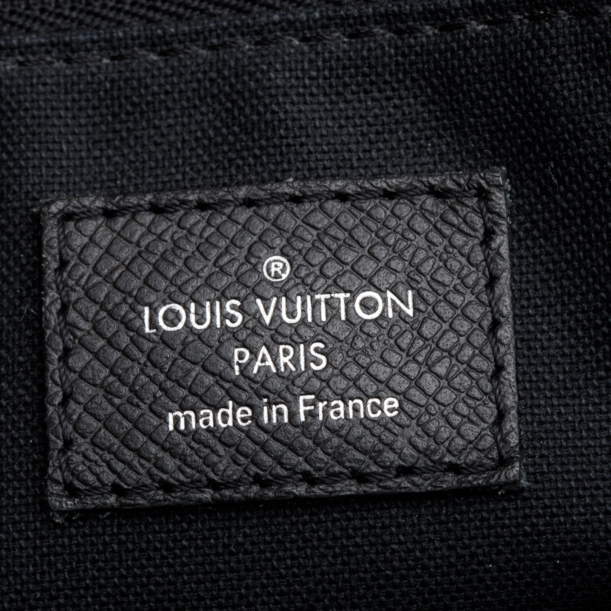 Louis-Vuitton-Black-Taiga-Leather-Roman-PM-8.jpg